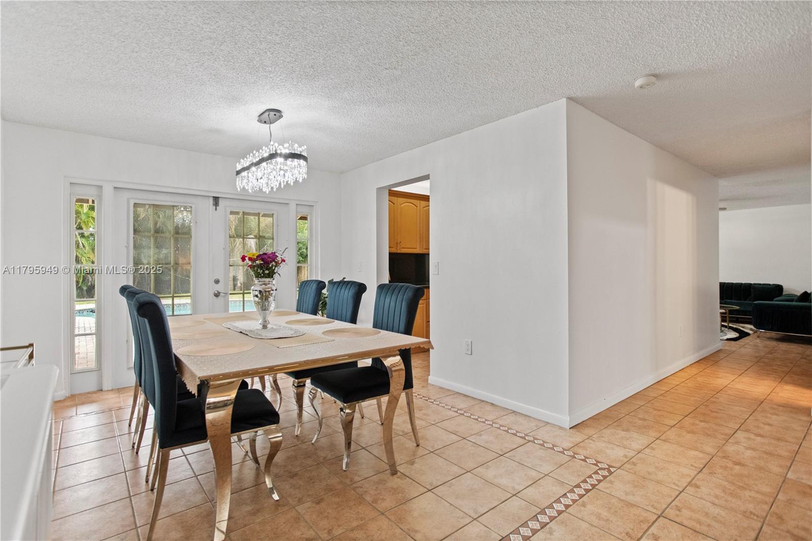 LAKESIDE SOUTH - Residential