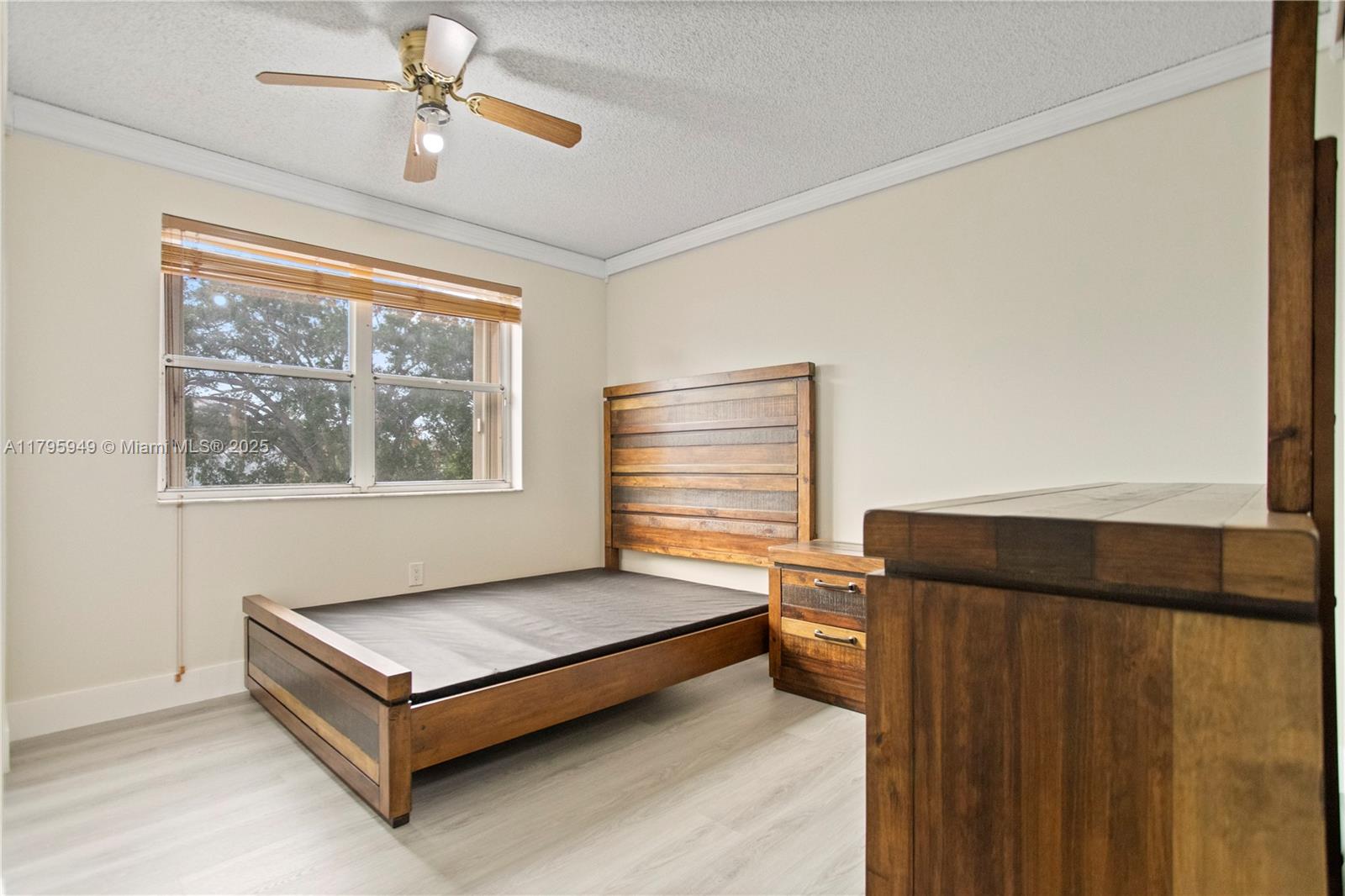 LAKESIDE SOUTH - Residential