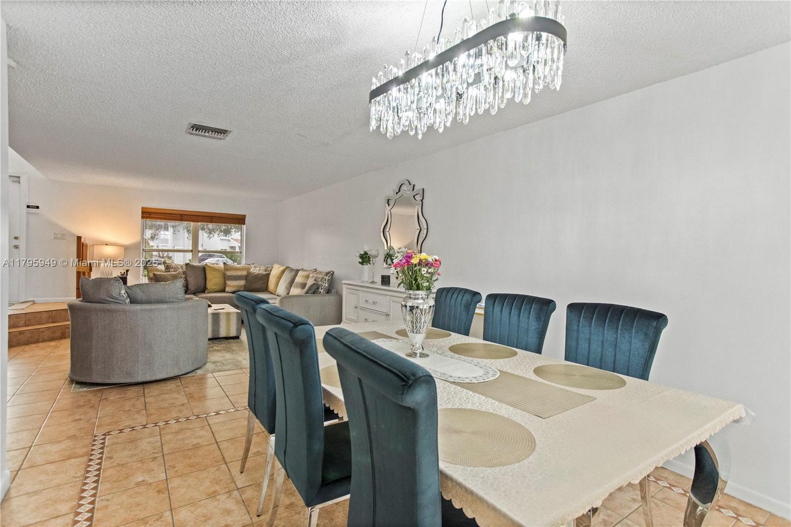 LAKESIDE SOUTH - Residential