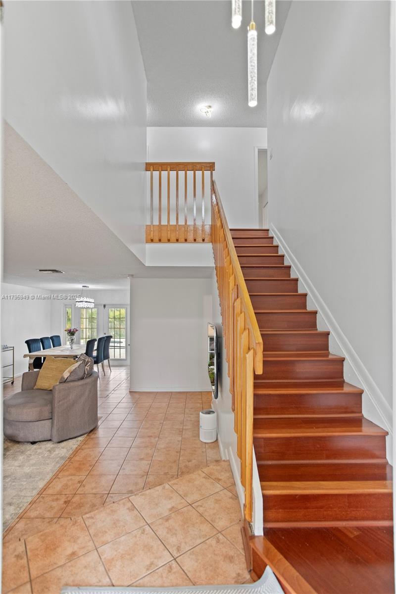 LAKESIDE SOUTH - Residential
