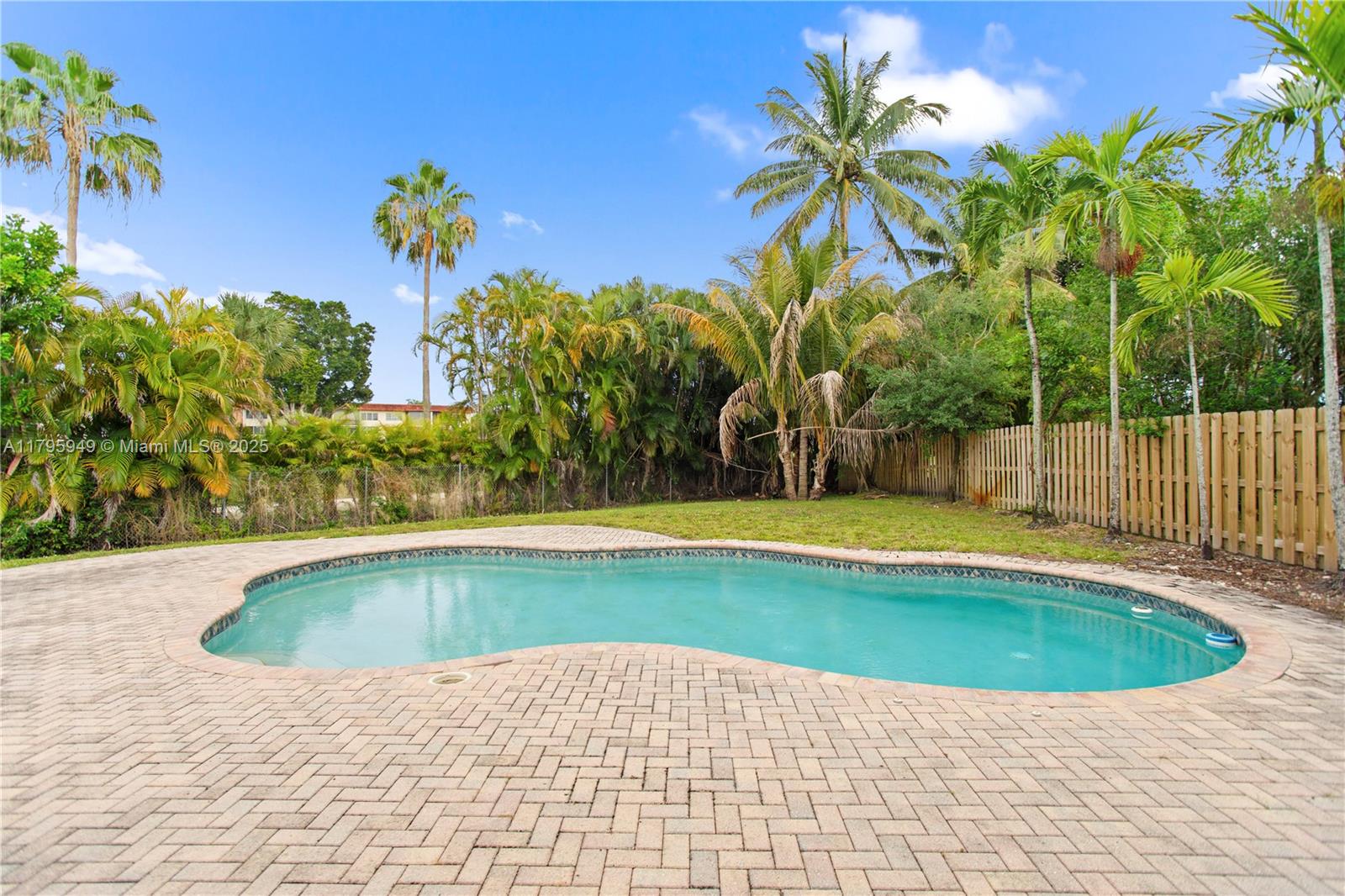 1051 SW 95th Ter