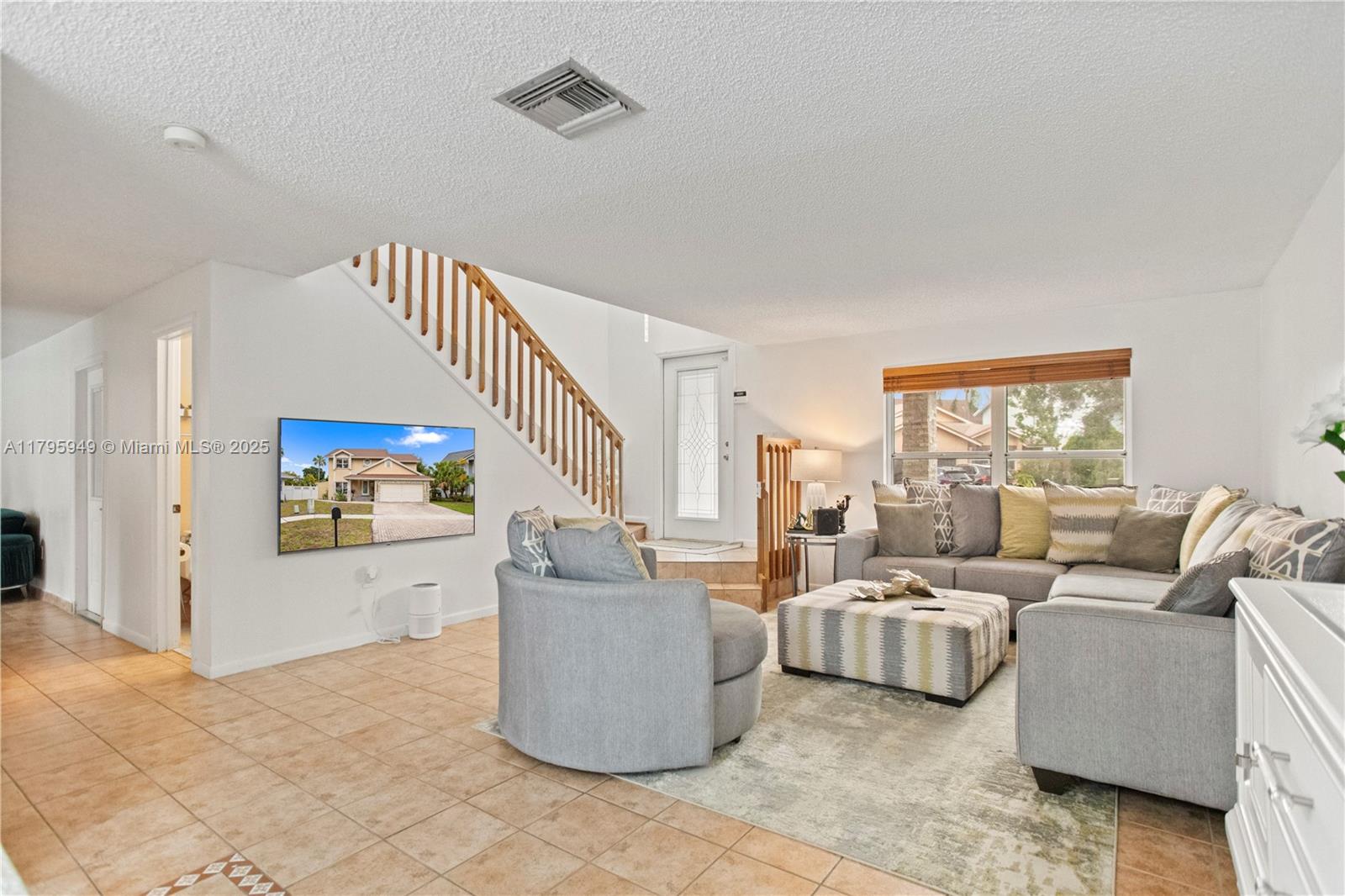 LAKESIDE SOUTH - Residential