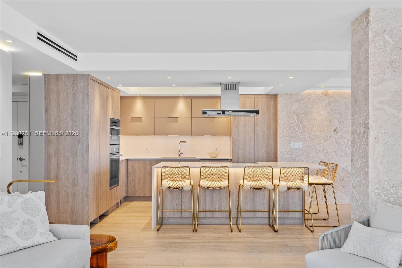 COMMODORE CLUB SOUTH COND - Residential Lease