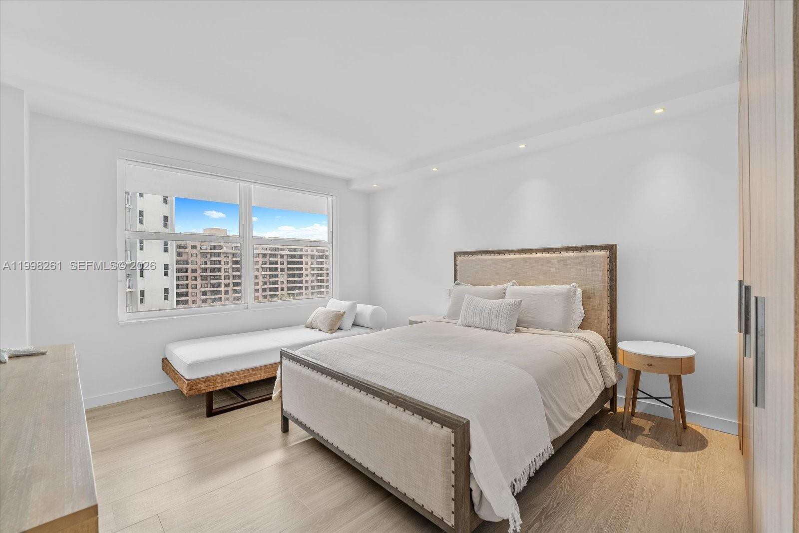 COMMODORE CLUB SOUTH COND - Residential Lease