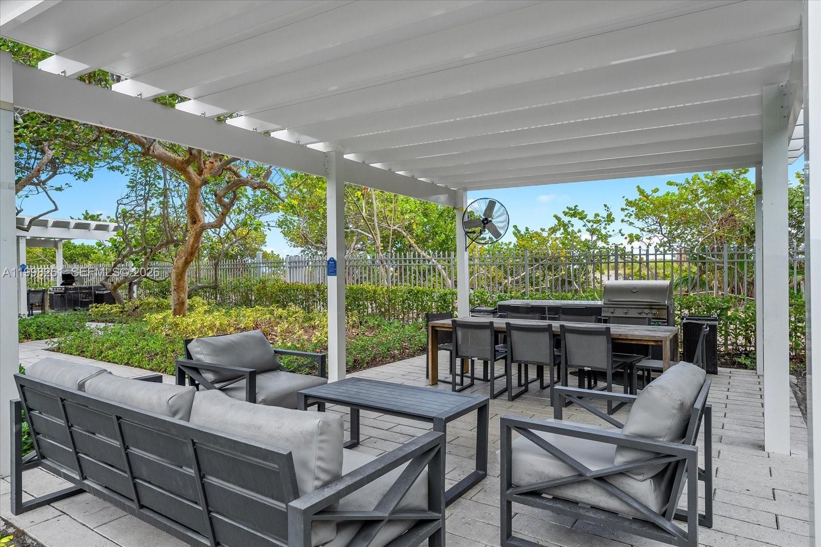 COMMODORE CLUB SOUTH COND - Residential Lease