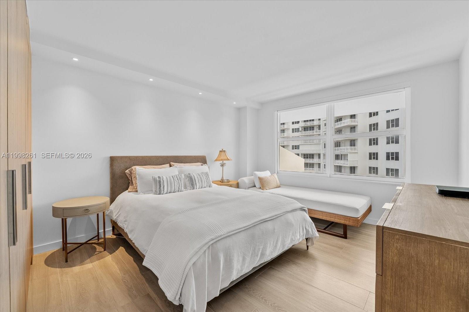 COMMODORE CLUB SOUTH COND - Residential Lease