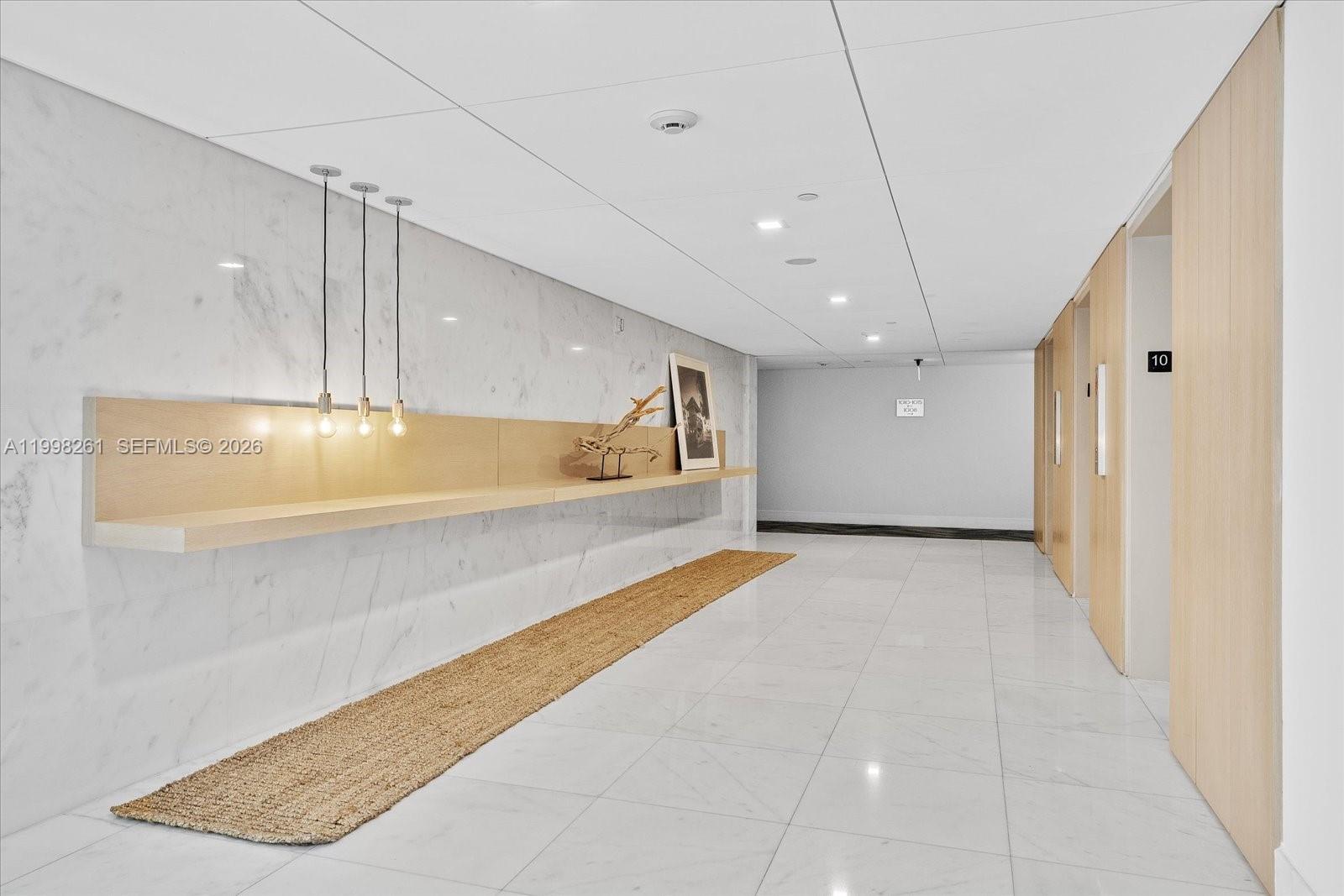 COMMODORE CLUB SOUTH COND - Residential Lease