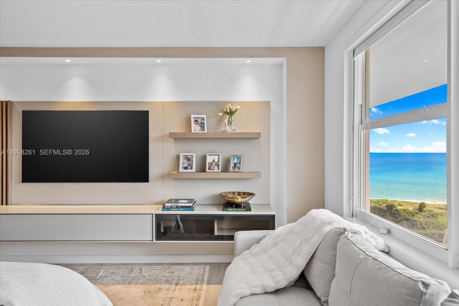 COMMODORE CLUB SOUTH COND - Residential Lease