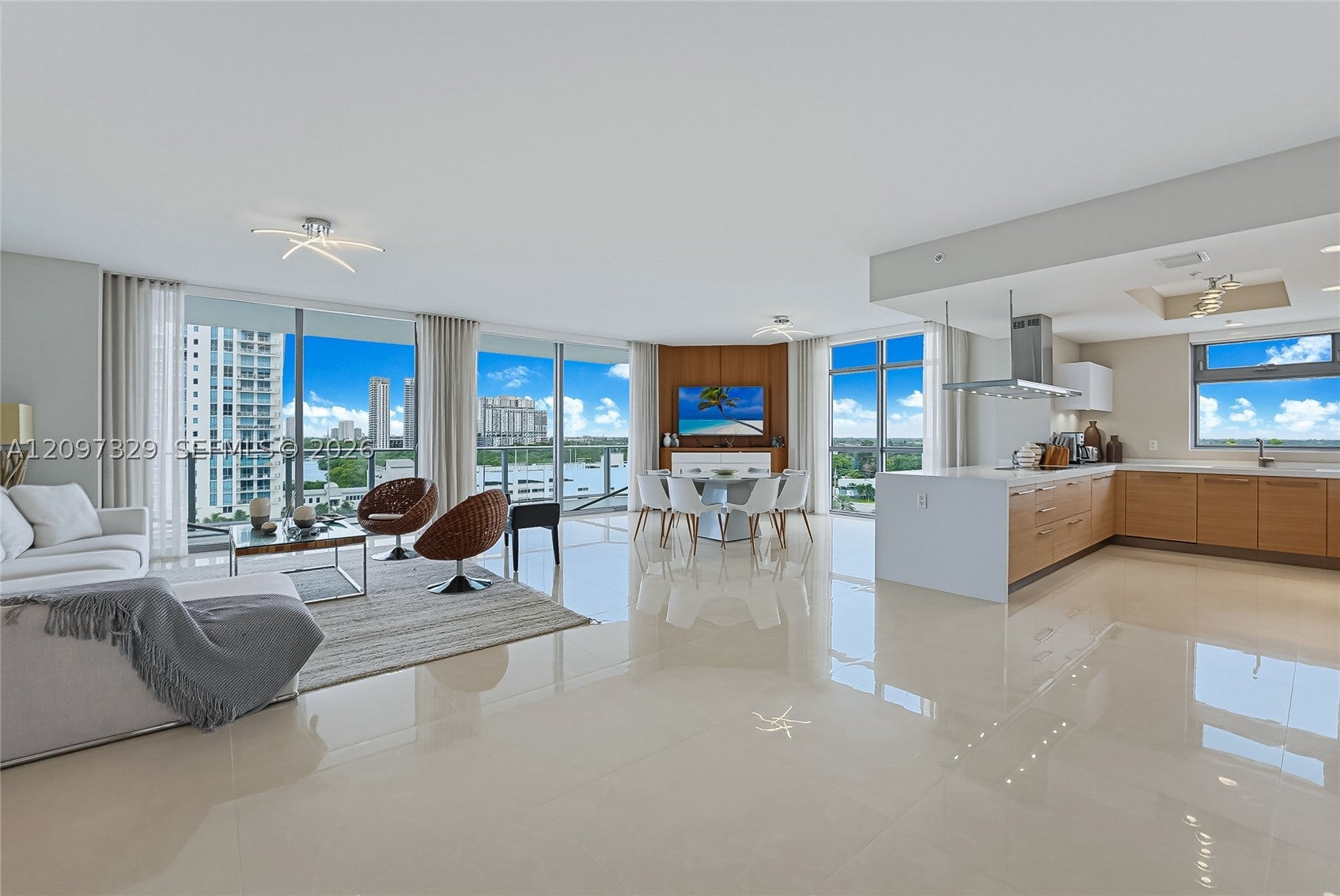 17301 Biscayne Blvd 901