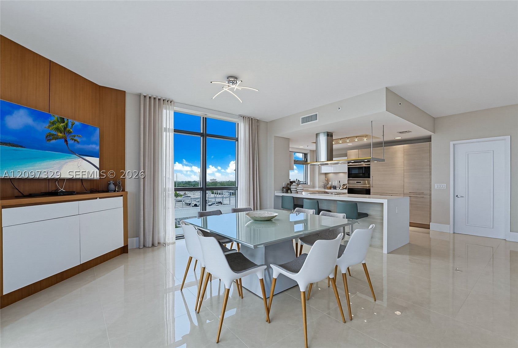 17301 Biscayne Blvd 901