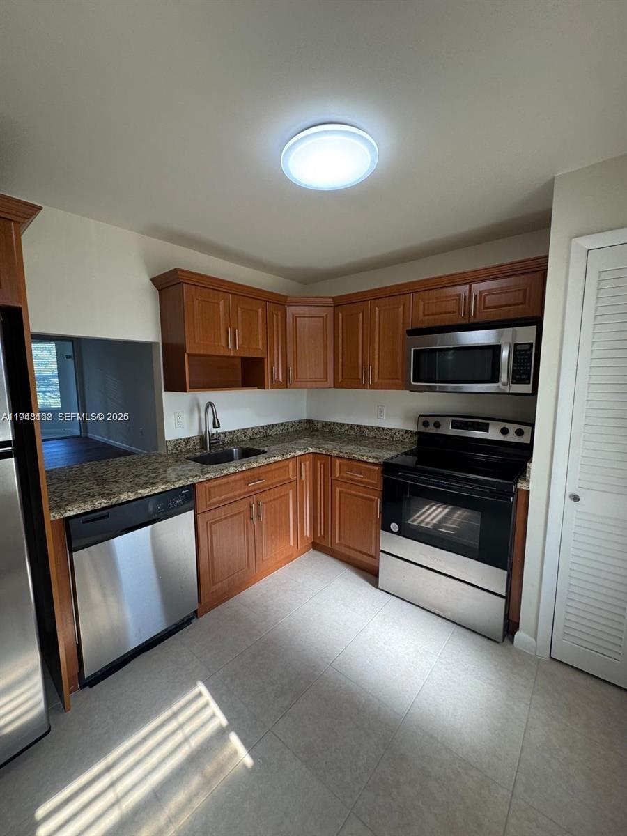 1201 NE 191st St G313