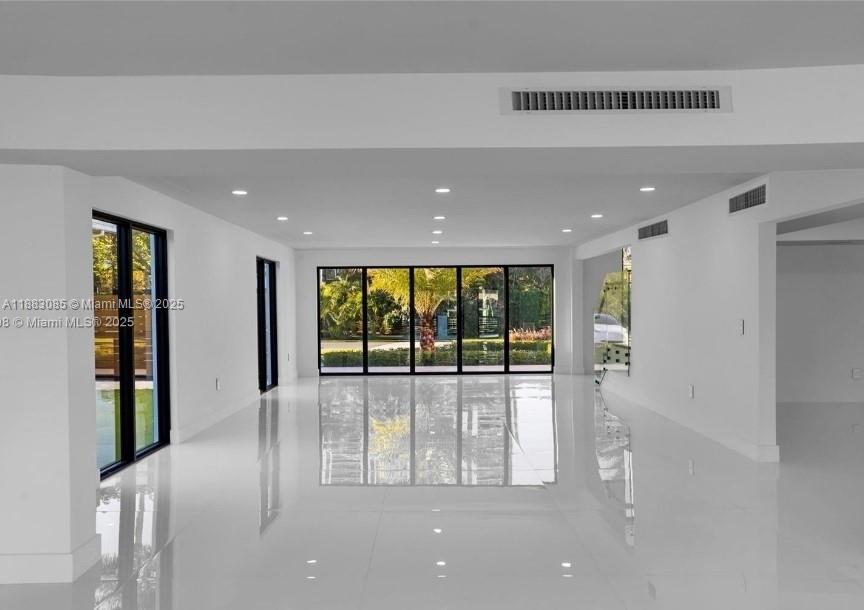 GOLDEN ISLES SEC D REPLAT - Residential Lease