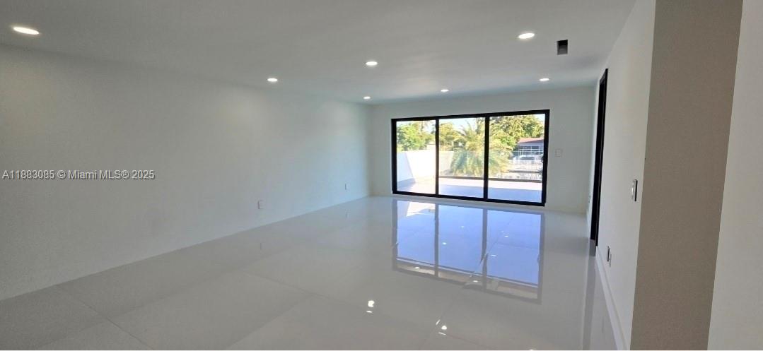 GOLDEN ISLES SEC D REPLAT - Residential Lease