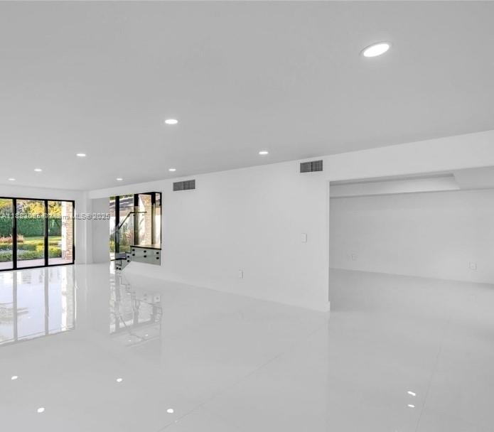 GOLDEN ISLES SEC D REPLAT - Residential Lease