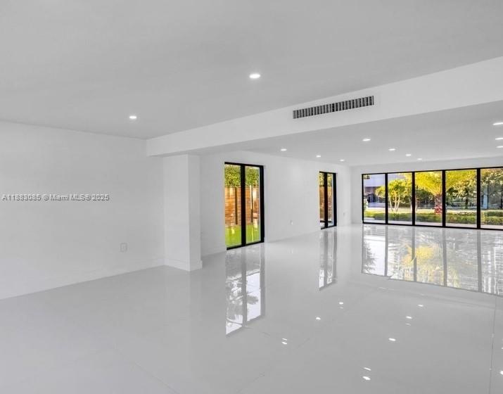 GOLDEN ISLES SEC D REPLAT - Residential Lease