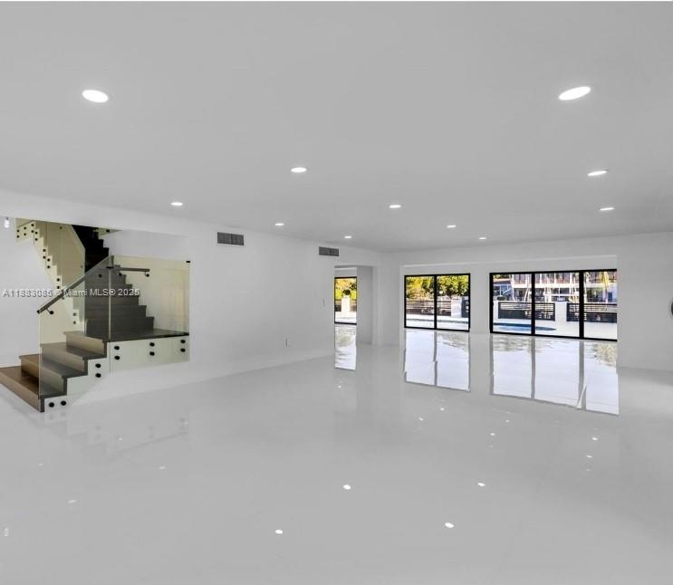 GOLDEN ISLES SEC D REPLAT - Residential Lease