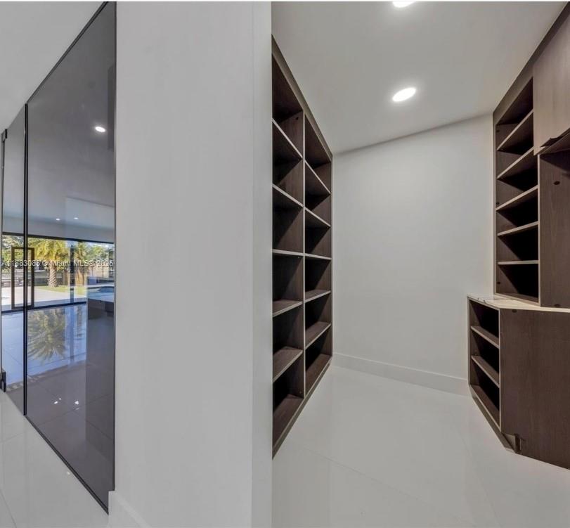 GOLDEN ISLES SEC D REPLAT - Residential Lease