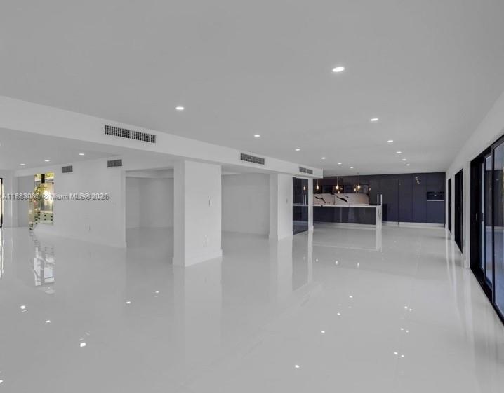 GOLDEN ISLES SEC D REPLAT - Residential Lease