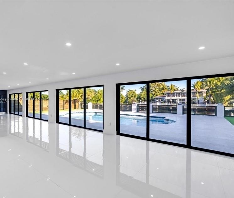 GOLDEN ISLES SEC D REPLAT - Residential Lease