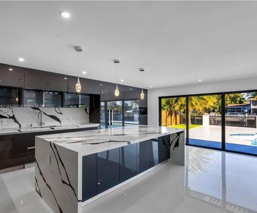 GOLDEN ISLES SEC D REPLAT - Residential Lease