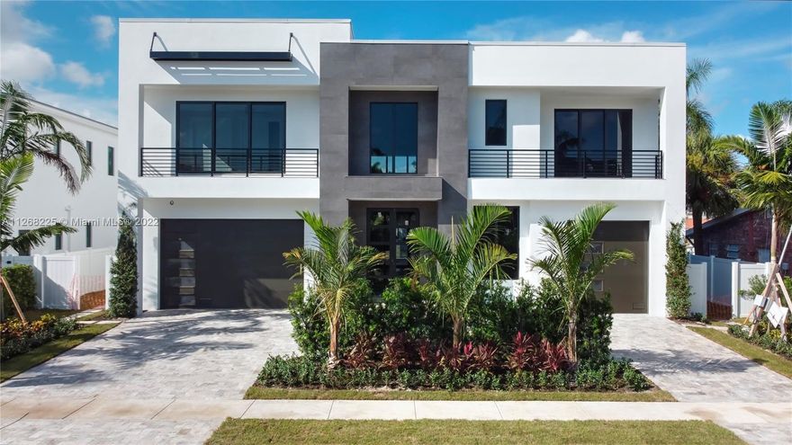 BOATERS DREAM-BOCA RATON. Luxurious NEW 2022. Bring your 70 FT Yacht /No fixed bridge Boca Harbour Island deepwater estate. 5 bed 5 1/2 baths. Enter soaring high ceilings. BEST PRICED BY SQFT2 NEW The one of a kind wet bar services the dining and living space while preserving a perfect flow. Modern open riser monostringer Large gourmet kitchen, quartzite counter tops, an island that sits at least eight, chefs pantry, hidden coffee bar and wolf appliances or a few of the high end finishes offered. This stunning home offers 5 bedrooms, 5 1/2 bathrooms, total of 6720 AFJ SQ Ft of covered area .The master suite has exquisite views from bed and a dream walk-in closet, stunning bathroom with a soaking tub. Fully smart home with speakers inside and outside.A true contemporary masterpiece.