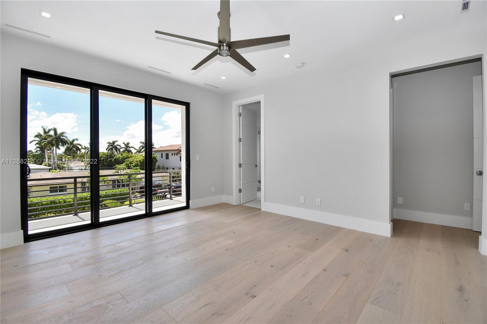 BOCA HARBOUR 4TH SEC - Residential