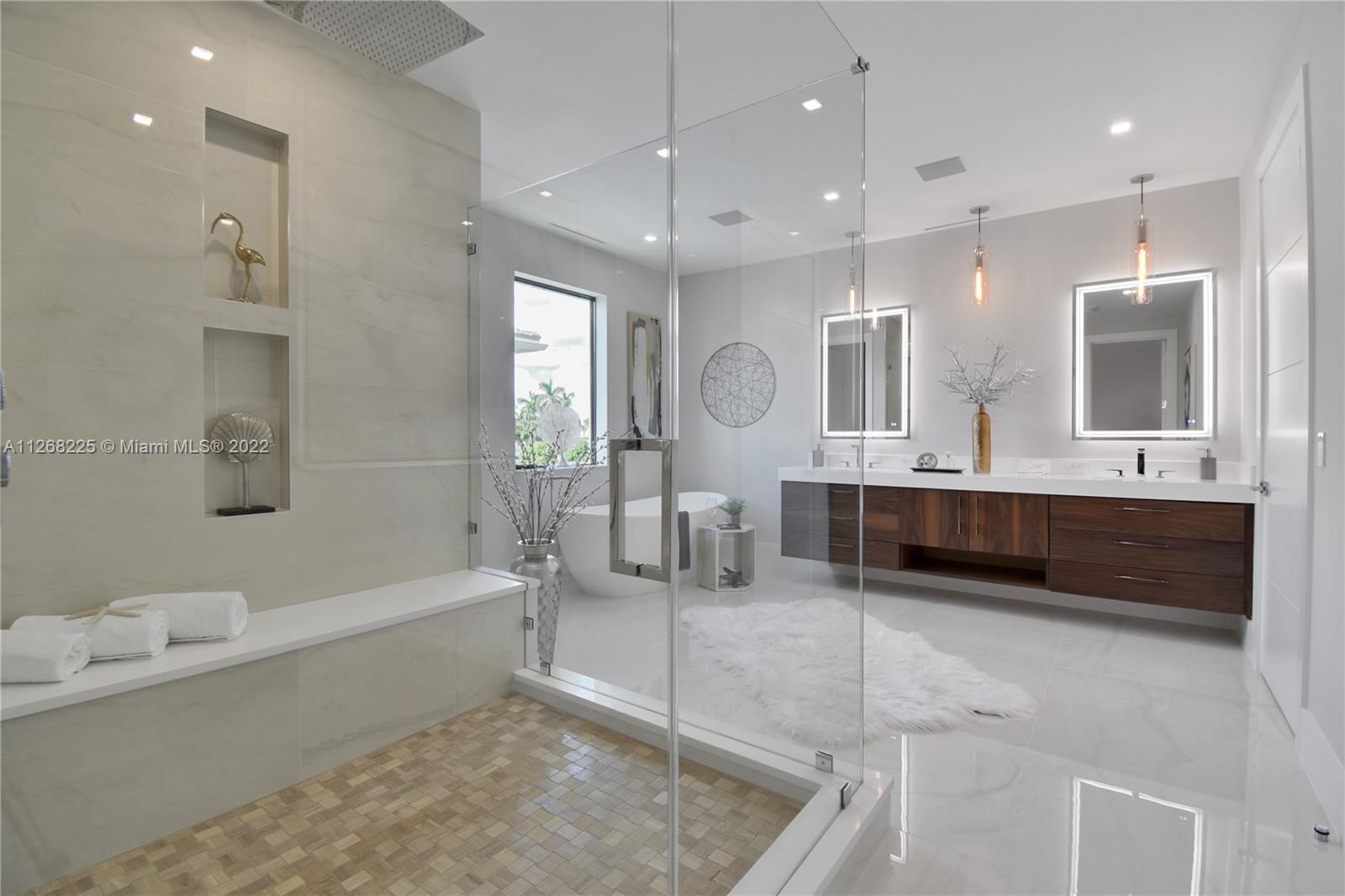 BOCA HARBOUR 4TH SEC - Residential