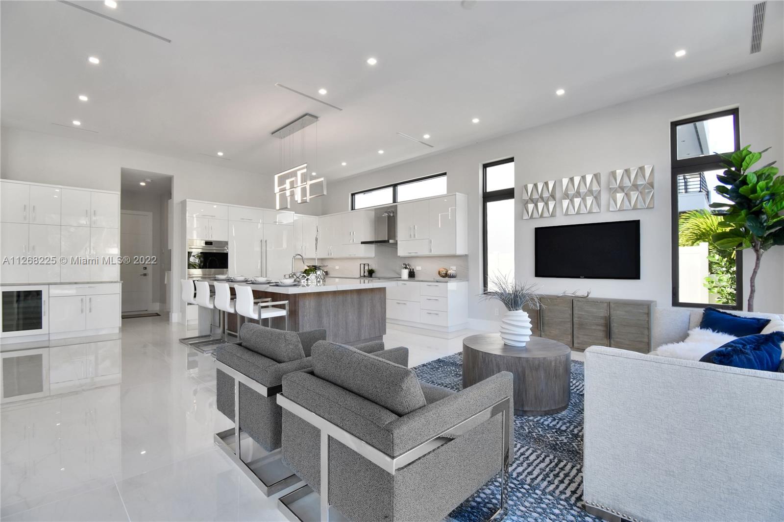 BOCA HARBOUR 4TH SEC - Residential