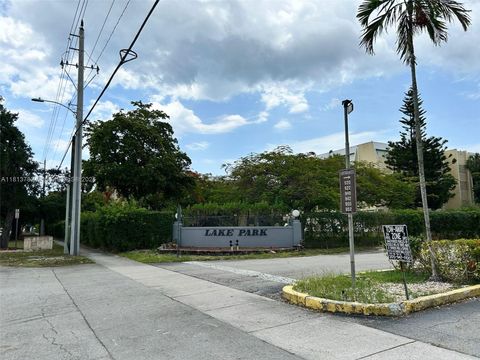 922 NE 199th St 3D Apt 304 Miami FL 33179