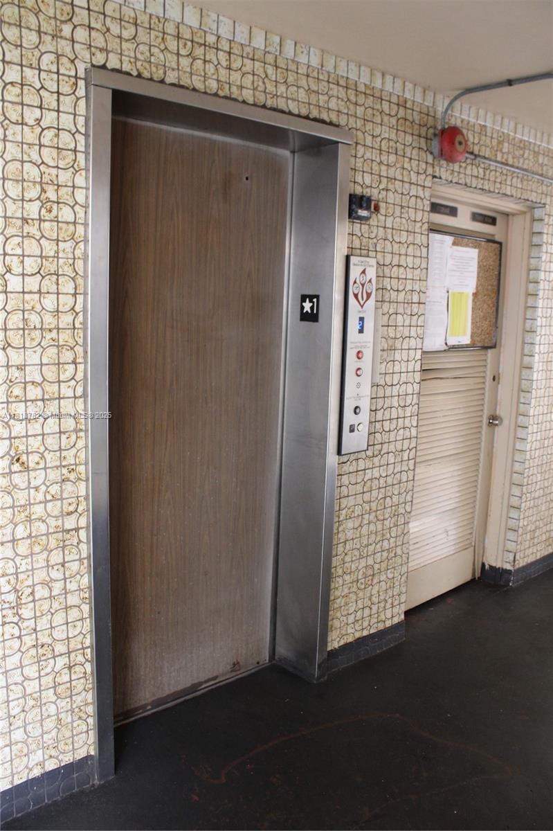 LAKE PARK CONDO NO 1 - BL - Residential