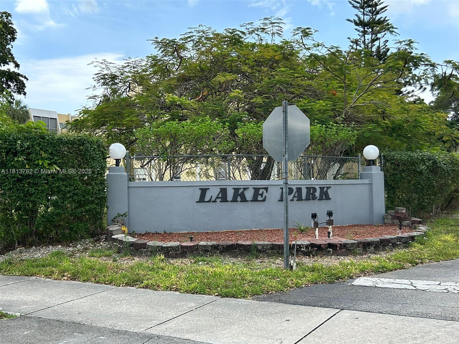 LAKE PARK CONDO NO 1 - BL - Residential