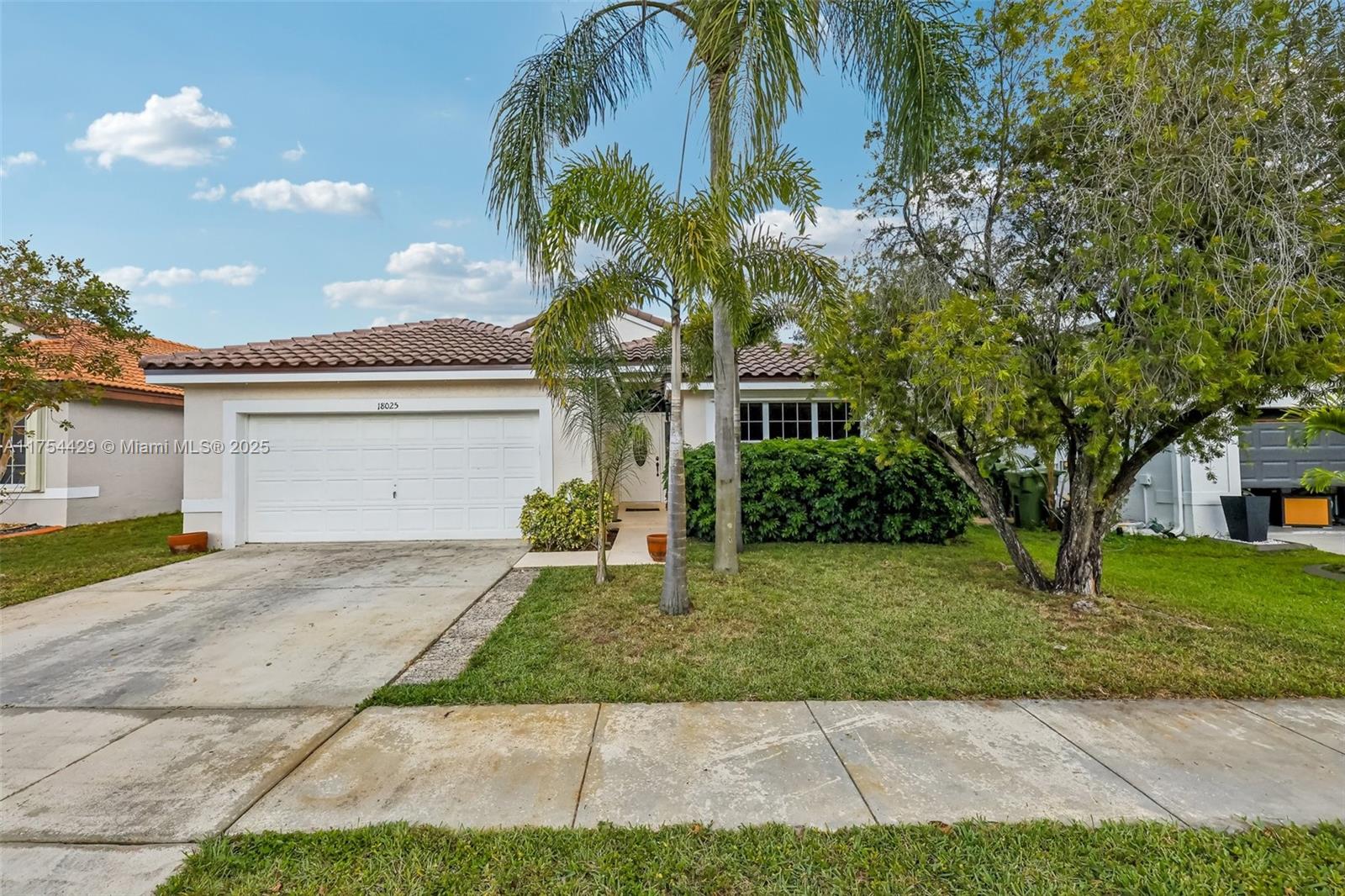 18025 Sw 13th St, Pembroke Pines, Miami-Dade County, Florida - 3 Bedrooms  
2 Bathrooms - 