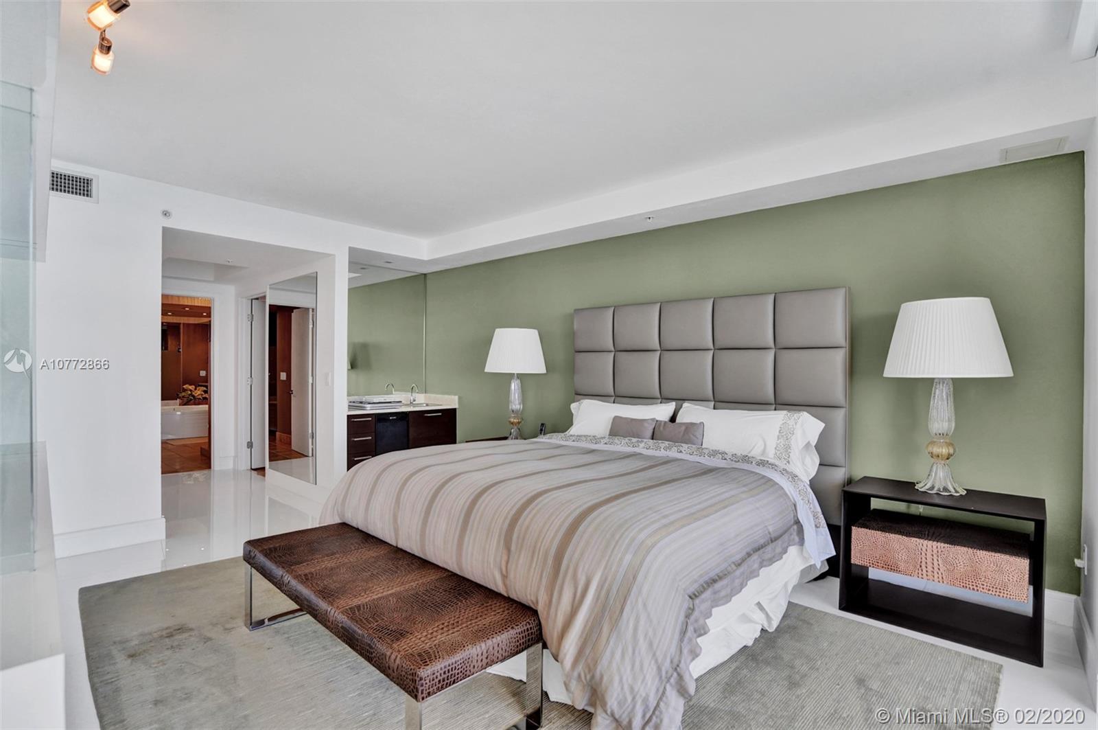 TRUMP ROYALE CONDO - Residential