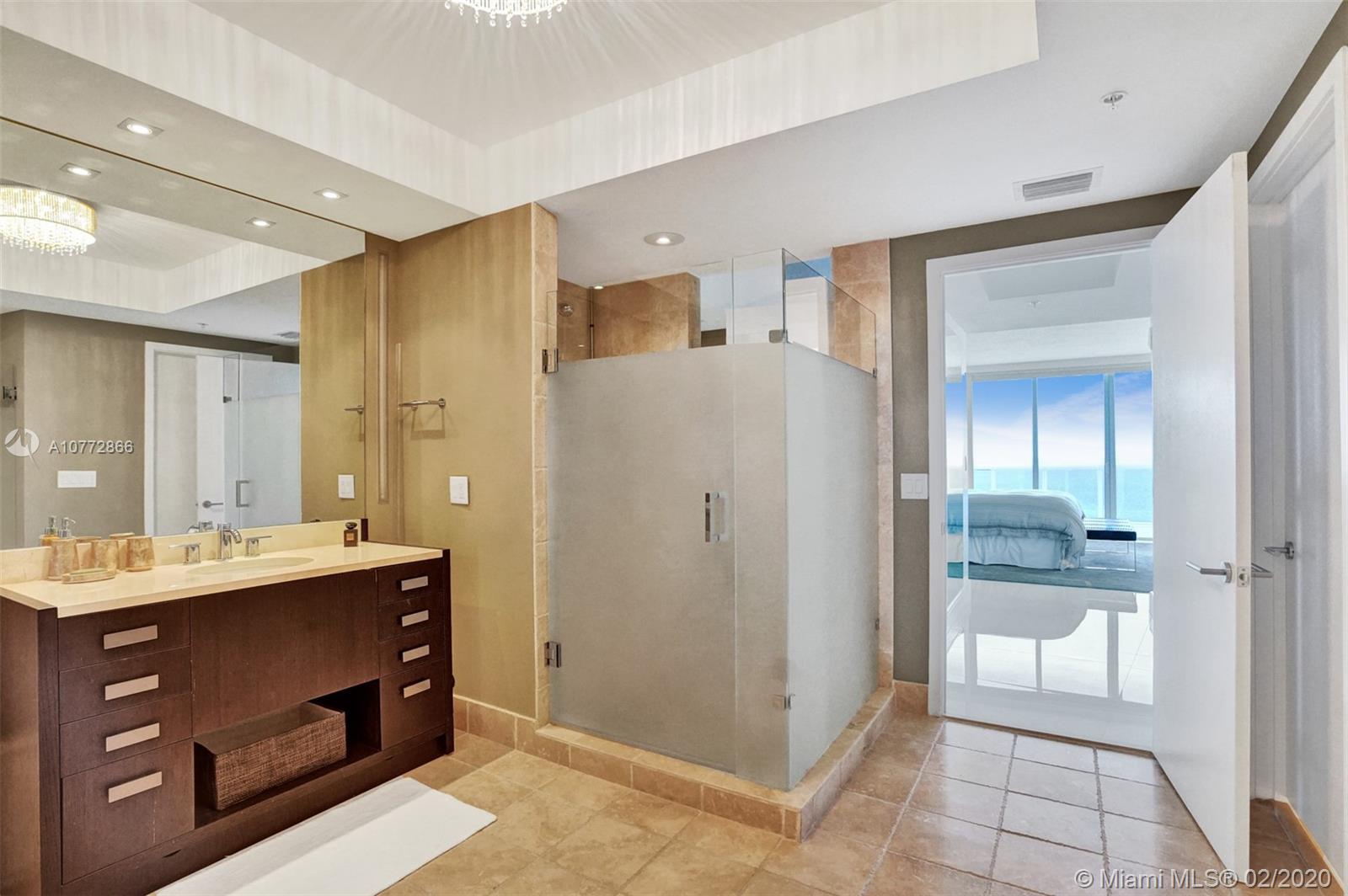 TRUMP ROYALE CONDO - Residential