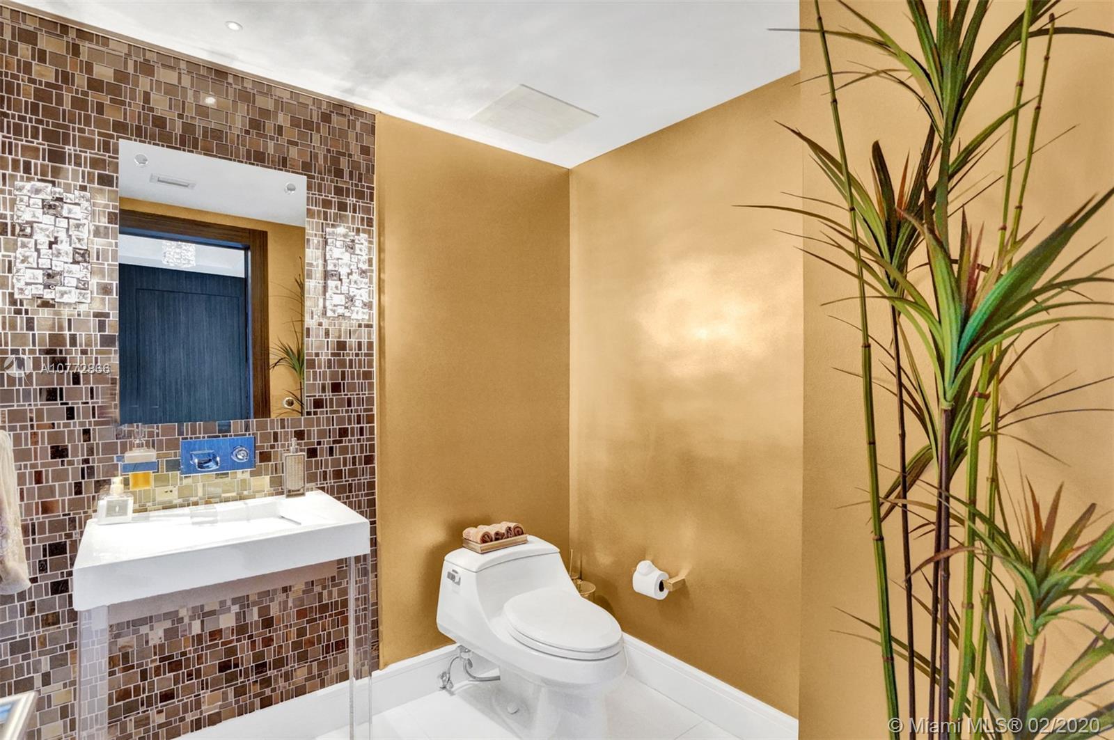 TRUMP ROYALE CONDO - Residential