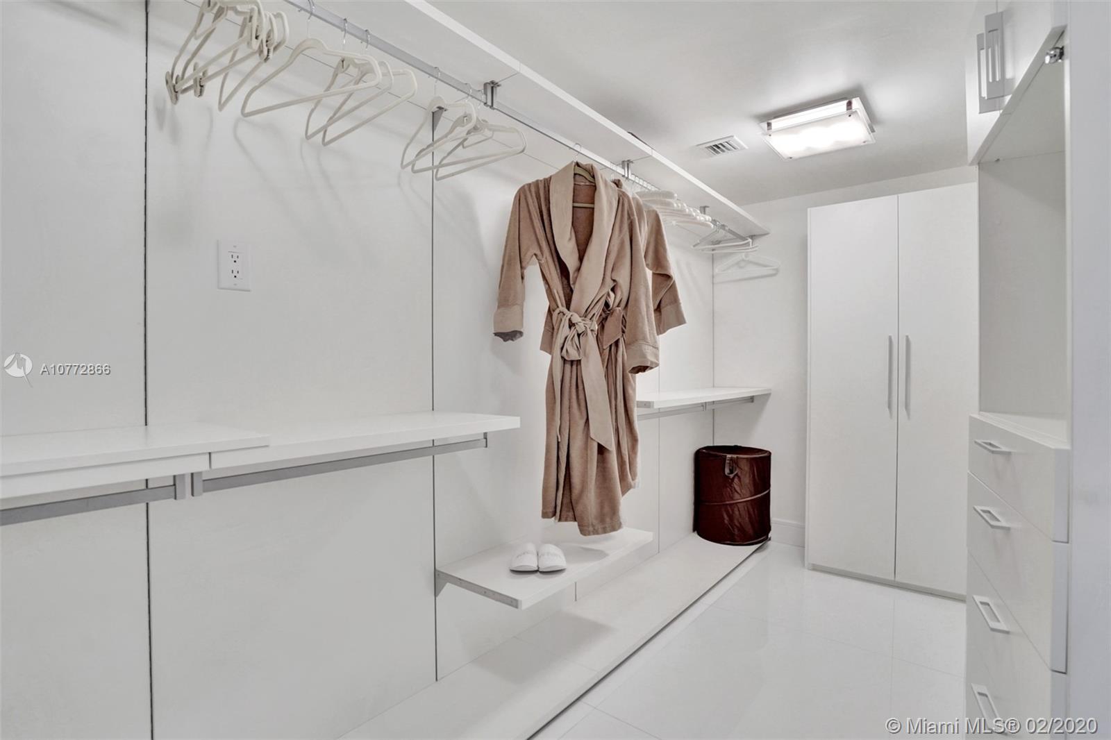 TRUMP ROYALE CONDO - Residential