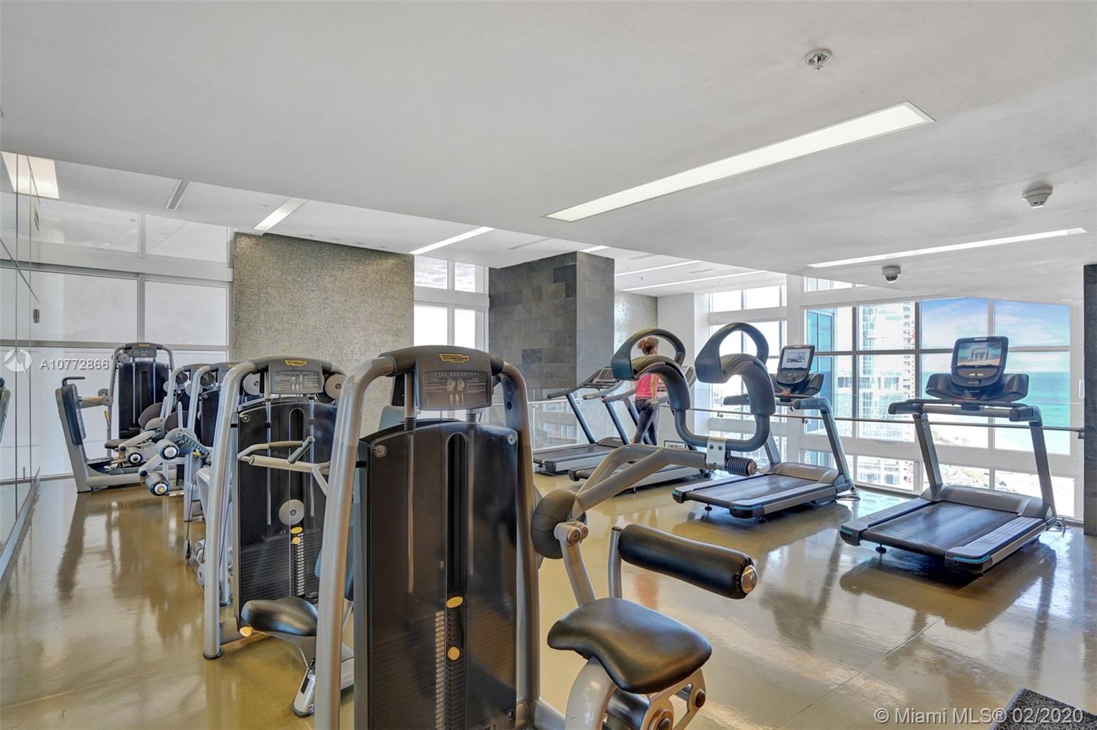 TRUMP ROYALE CONDO - Residential