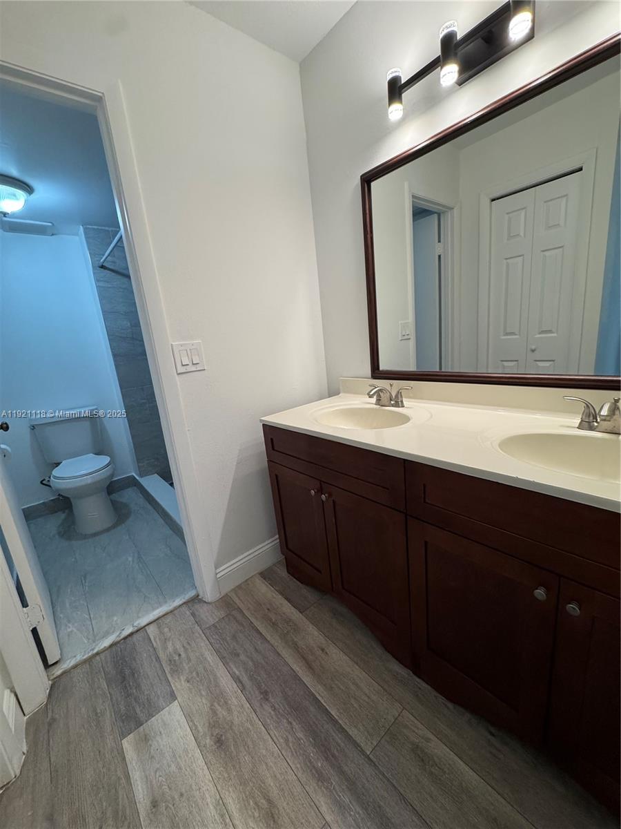 RACQUET CLUB APARTMENTS A - Residential