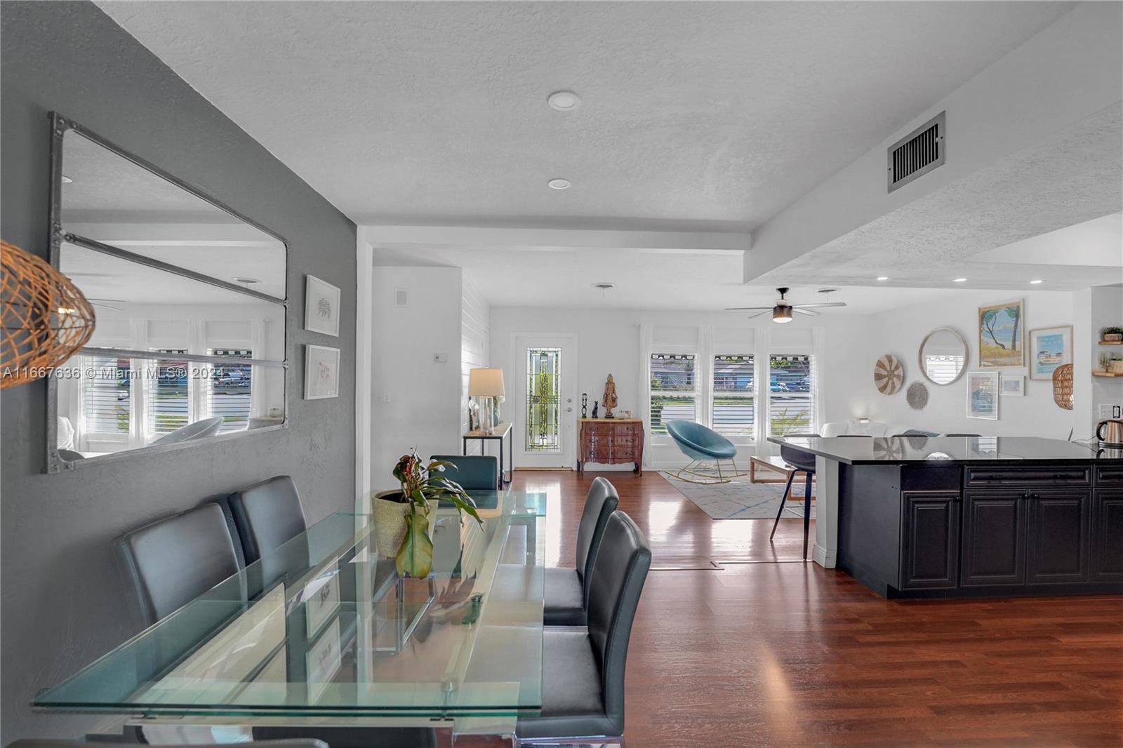 COUNTRY CLUB VILLAGE SEC - Residential