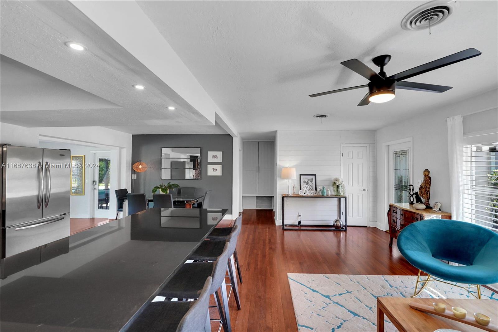 COUNTRY CLUB VILLAGE SEC - Residential