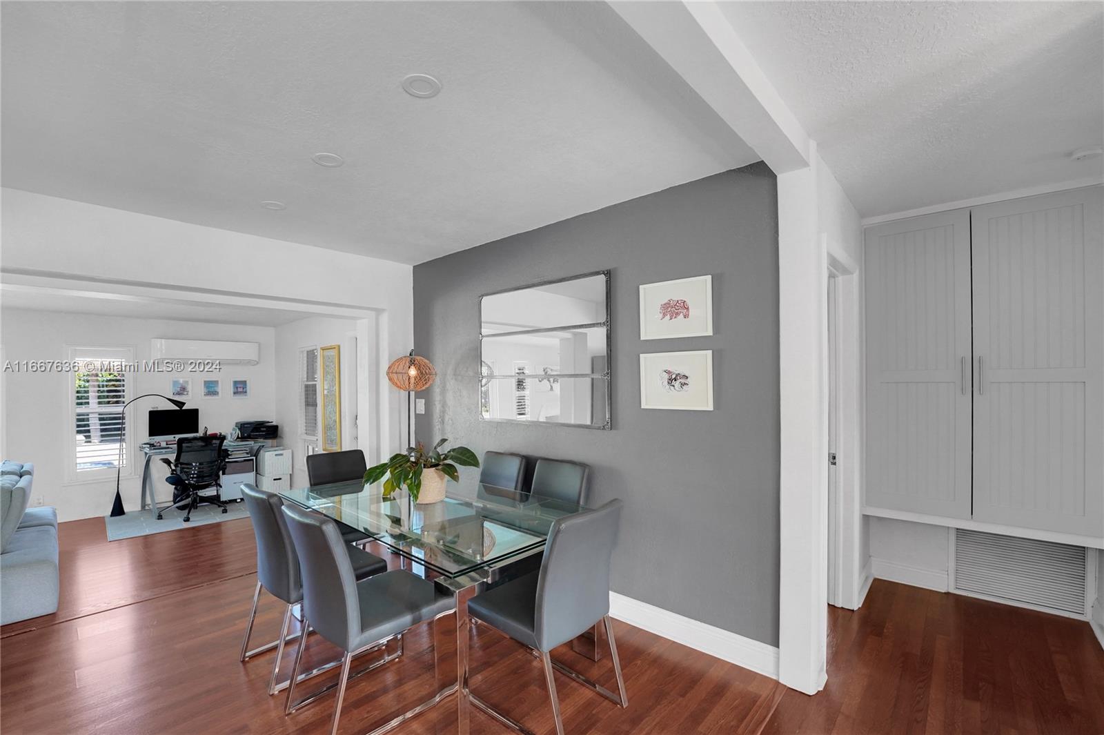 COUNTRY CLUB VILLAGE SEC - Residential
