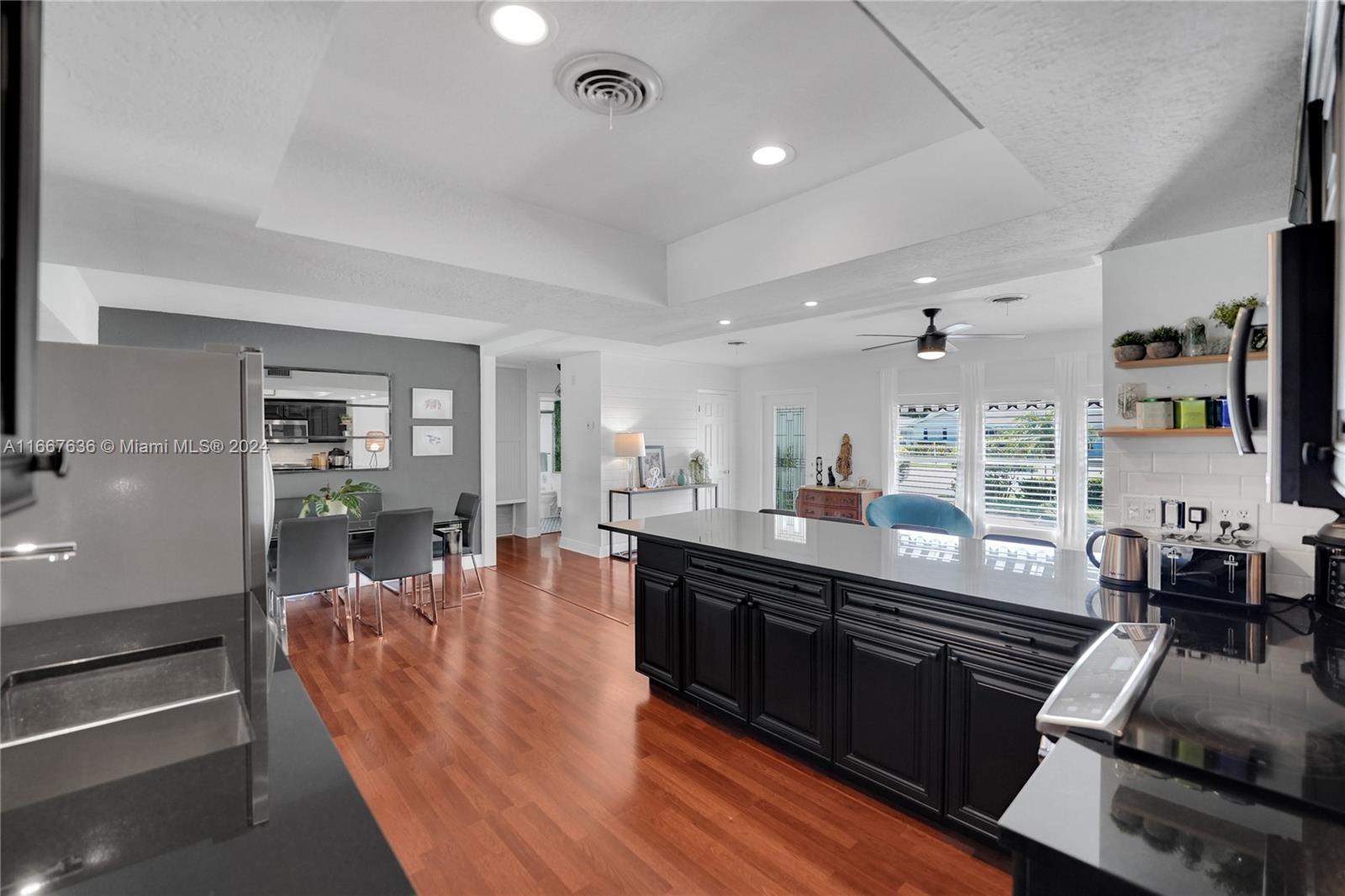COUNTRY CLUB VILLAGE SEC - Residential