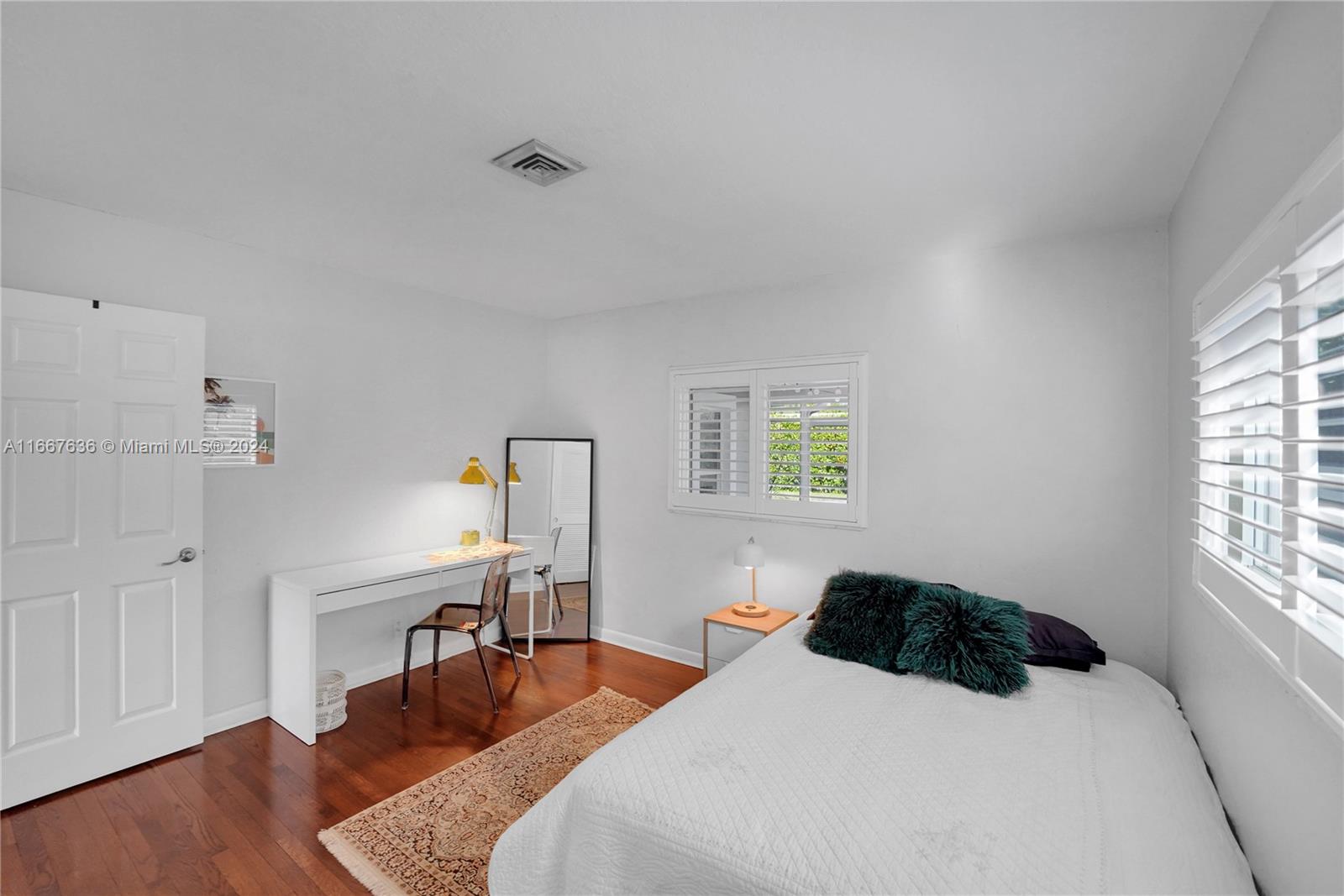 COUNTRY CLUB VILLAGE SEC - Residential