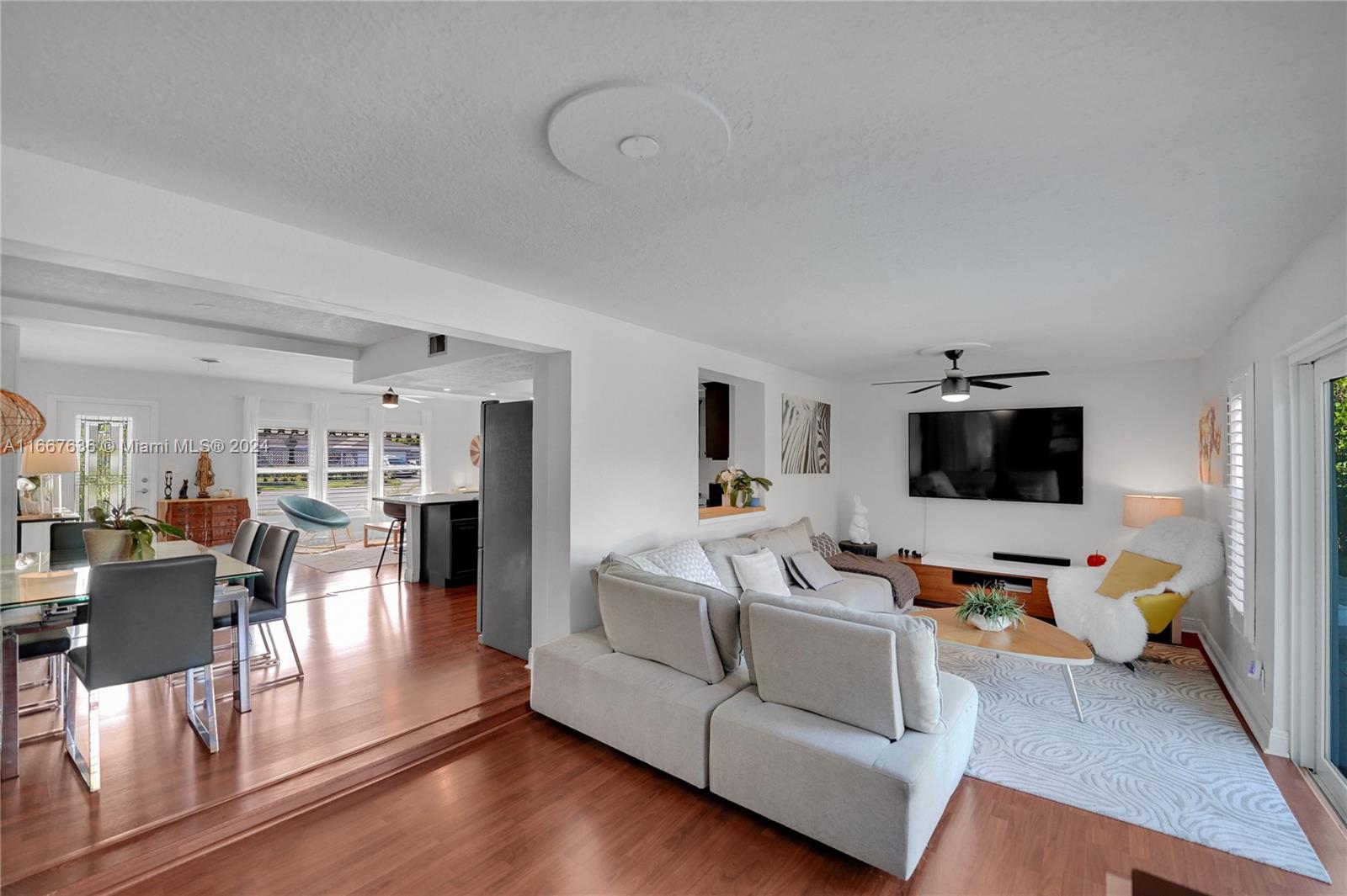 COUNTRY CLUB VILLAGE SEC - Residential