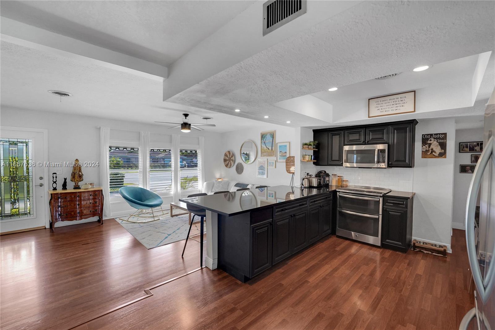COUNTRY CLUB VILLAGE SEC - Residential