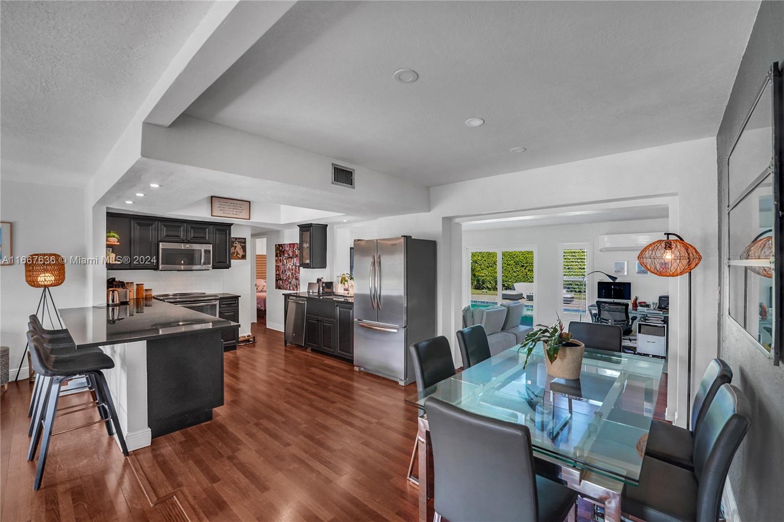 COUNTRY CLUB VILLAGE SEC - Residential