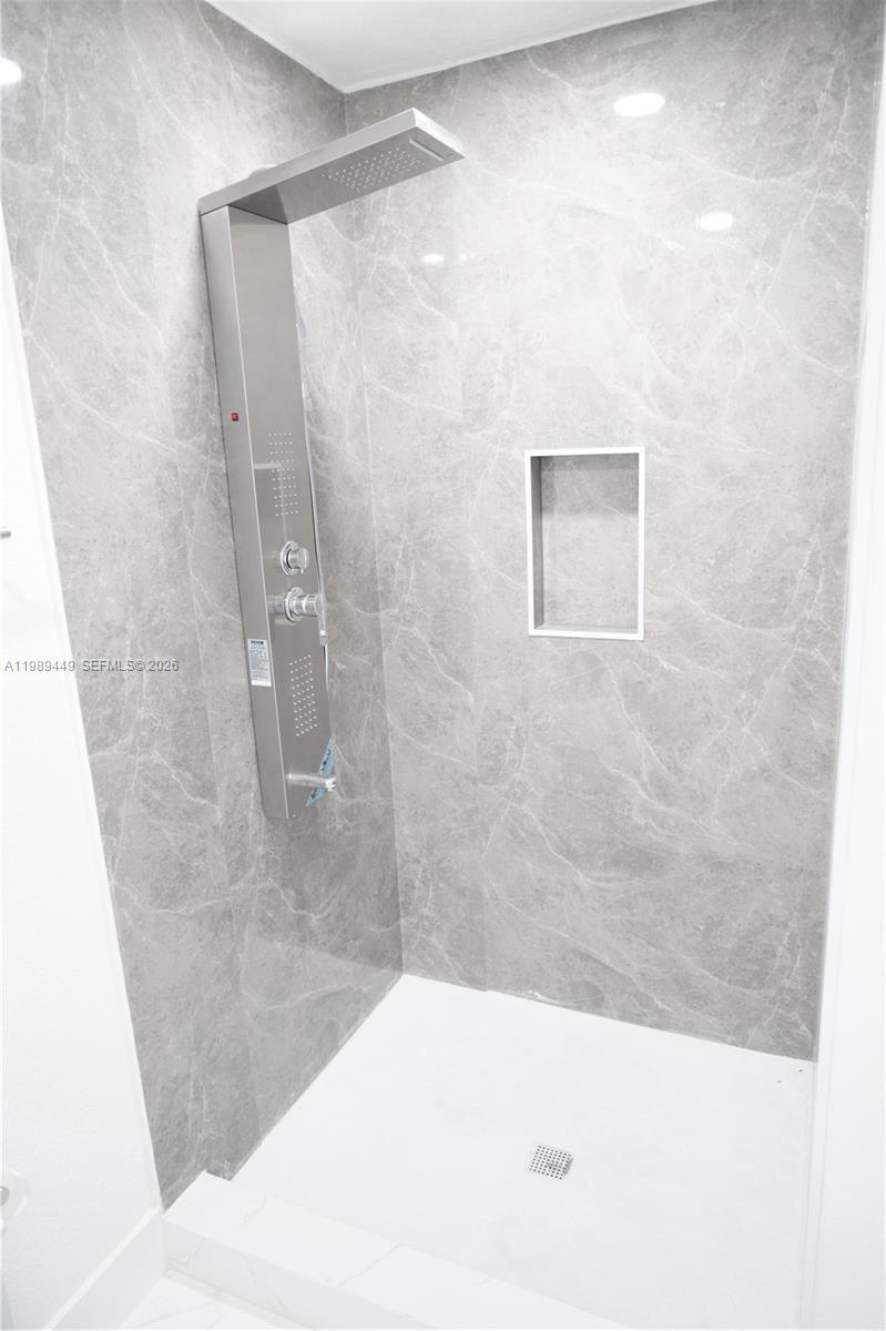 CHARLOTTE - Residential