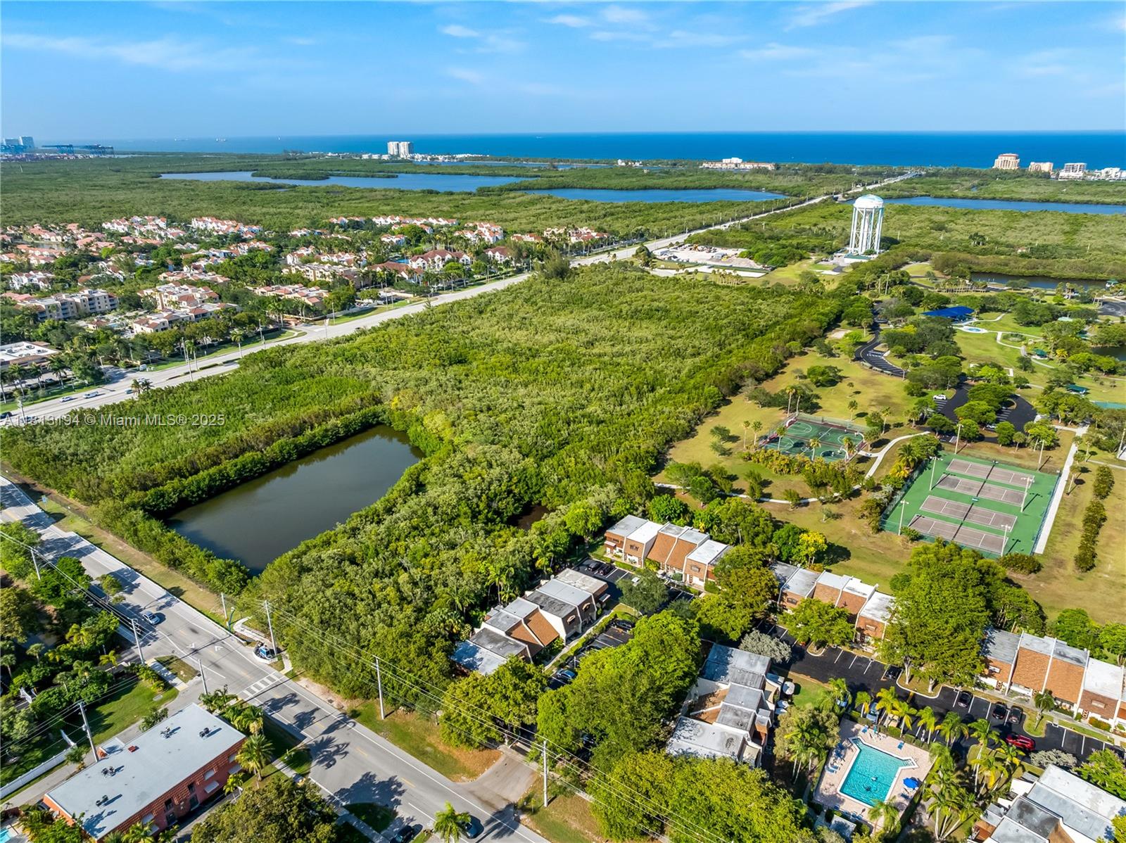 FLAMINGO MANORS - Residential Lease