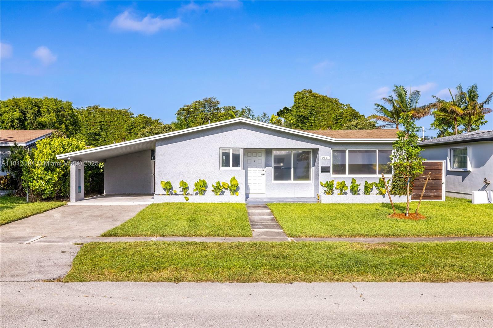 Rental Property at 2111 N 14th Ct, Hollywood, Broward County, Florida - Bedrooms: 2 
Bathrooms: 1  - $4,200 MO.