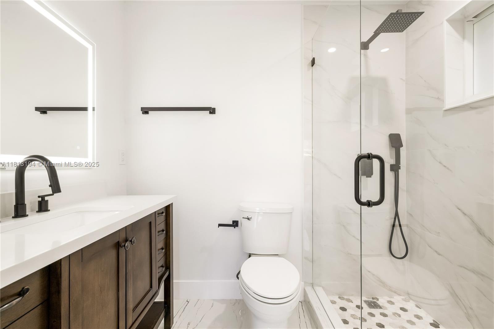 FLAMINGO MANORS - Residential Lease